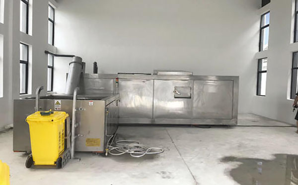 大型厨房湿好色TV下载设备